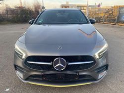 Grau Gebraucht 2018 Mercedes A180 AMG line Limousine | 20.499 € (Fairer Preis)