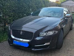 Schwarz Gebraucht 2016 Jaguar XJ Limousine | 13.000 € (Teuer)