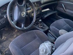 Schwarz Gebraucht 2005 VW Passat Kombi | 222 €