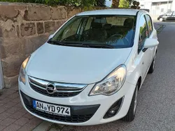 Weiß Gebraucht 2012 Opel Corsa Color Edition Limousine | 2.600 € (Guter Preis)