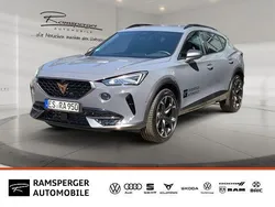 Grau (graphene grau) Gebraucht 2024 Cupra Formentor SUV | 37.970 € (Fairer Preis)