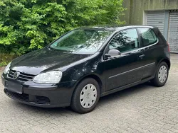 Schwarz Gebraucht 2007 VW Golf V Kleinwagen | 1.600 € (Fairer Preis)