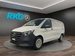 Weiß Gebraucht 2024 Mercedes Vito Van / Kleinbus | 35.688 € (Fairer Preis)
