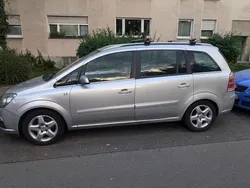 Grau Gebraucht 2006 Opel Zafira Van / Kleinbus | 3.200 € (Fairer Preis)