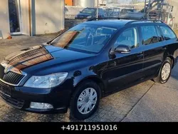 Schwarz Gebraucht 2013 Skoda Octavia Ambition Kombi | 4.990 € (Superpreis)