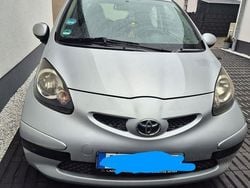 Silber Gebraucht 2008 Toyota Aygo Kleinwagen | 1.289 € (Guter Preis)