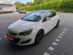 Weiß Gebraucht 2013 Opel Astra Limousine | 4.750 € (Fairer Preis)