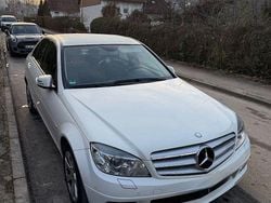 Weiß Gebraucht 2011 Mercedes C180 Elegance Limousine | 8.999 € (Guter Preis)
