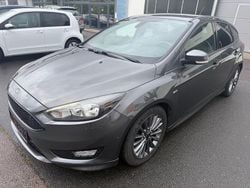 Grau Gebraucht 2017 Ford Focus ST-Line Limousine | 6.790 € (Superpreis)