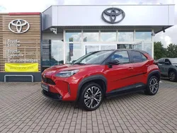 Karminarot metallic Gebraucht 2022 Toyota Yaris Cross Elegant SUV | 24.980 € (Fairer Preis)
