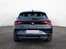 Schwarz Gebraucht 2024 Seat Leon Style Limousine | 22.749 € (Fairer Preis)