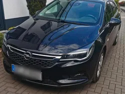 Schwarz Gebraucht 2017 Opel Astra Kombi | 10.750 € (Fairer Preis)