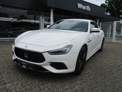 Weiß Gebraucht 2022 Maserati Ghibli GT Coupé | 52.900 € (Etwas zu teuer)
