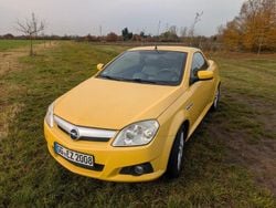 Gelb Gebraucht 2008 Opel Tigra Cabrio | 1.800 € (Fairer Preis)