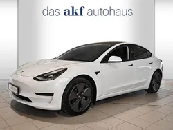 Weiß Gebraucht 2023 Tesla Model 3 Limousine | 28.950 € (Guter Preis)