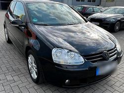 Schwarz Gebraucht 2006 VW Golf V Kleinwagen | 2.950 € (Fairer Preis)