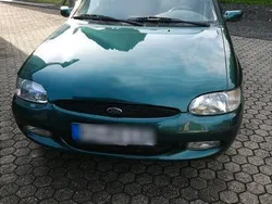 Grün Gebraucht 1995 Ford Escort Cabriolet Cabrio | 4.250 €