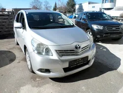 Silber Gebraucht 2011 Toyota Verso Life Van / Kleinbus | 3.980 € (Fairer Preis)