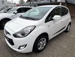 Weiß Gebraucht 2014 Hyundai ix20 Edition Van / Kleinbus | 12.999 € (Teuer)