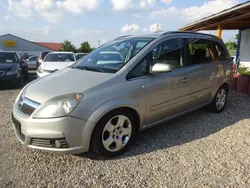 Grau Gebraucht 2006 Opel Zafira Edition Van / Kleinbus | 1.300 € (Superpreis)