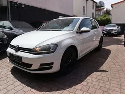 Weiß Gebraucht 2014 VW Golf VII Trendline Limousine | 10.600 € (Guter Preis)