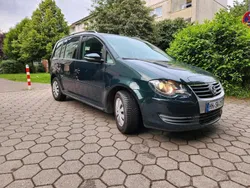 Grün Gebraucht 2010 VW Touran Van / Kleinbus | 4.400 € (Guter Preis)