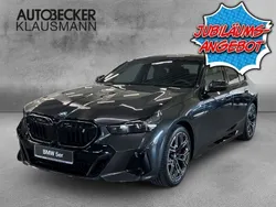 Grau Gebraucht 2025 BMW i5 M Sport Limousine | 75.490 € (Etwas zu teuer)