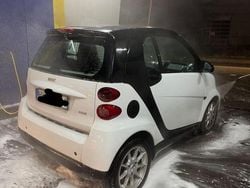 Weiß Gebraucht 2009 Smart ForTwo Coupé Pure Coupé | 2.200 € (Guter Preis)