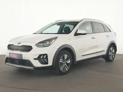 Schneeweiss Gebraucht 2019 Kia Niro Spirit SUV | 21.798 € (Etwas zu teuer)