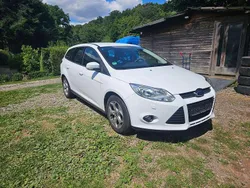 Weiß Gebraucht 2012 Ford Focus Ambiente Kombi | 3.499 € (Guter Preis)