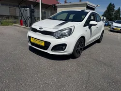 Weiß Gebraucht 2014 Kia Rio Edition 7 Limousine | 5.450 € (Fairer Preis)