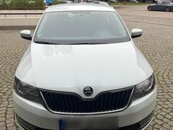 Weiß Gebraucht 2018 Skoda Rapid Ambition Limousine | 10.500 € (Fairer Preis)
