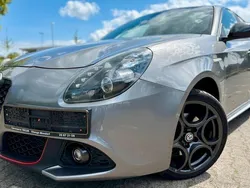 Grau Gebraucht 2016 Alfa Romeo Giulietta Kleinwagen | 9.999 € (Teuer)