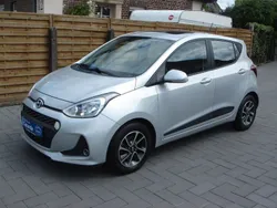 Silber Gebraucht 2018 Hyundai i10 Style Kleinwagen | 12.980 € (Fairer Preis)