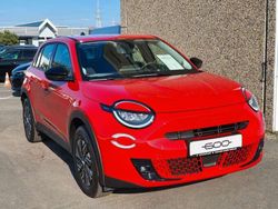 Rot Gebraucht 2024 Fiat 600E Red SUV | 31.590 € (Teuer)