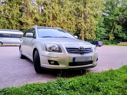 Grau Gebraucht 2006 Toyota Avensis T2 Limousine | 5.000 € (Teuer)