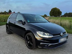 Schwarz Gebraucht 2018 VW Golf VII Kleinwagen | 14.000 € (Etwas zu teuer)