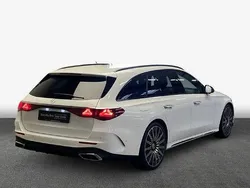Weiß Gebraucht 2024 Mercedes E450 Premium Kombi | 73.940 € (Fairer Preis)