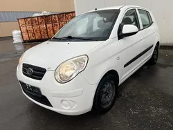 Weiß Gebraucht 2008 Kia Picanto Kleinwagen | 1.999 € (Etwas zu teuer)