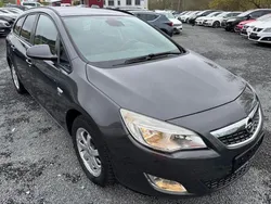 Grau Gebraucht 2012 Opel Astra Kombi | 3.990 € (Guter Preis)