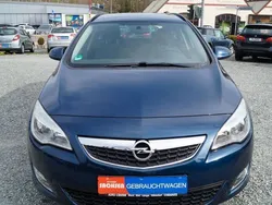 Blau Gebraucht 2011 Opel Astra Edition Kombi | 5.490 € (Etwas zu teuer)