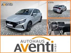 Silber Gebraucht 2023 Hyundai i20 Trend Kleinwagen | 15.876 €
