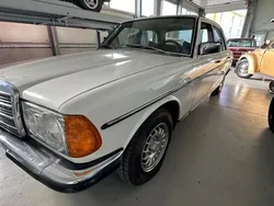 Weiß Gebraucht 1977 Mercedes 230 Limousine | 9.800 €