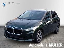 Sanremo green metallic Gebraucht 2022 BMW 218 Active Tourer Luxury Line Van / Kleinbus | 23.750 € (Guter Preis)