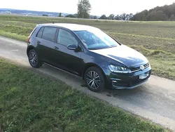 Schwarz Gebraucht 2016 VW Golf VII Allstar Limousine | 9.950 € (Etwas zu teuer)