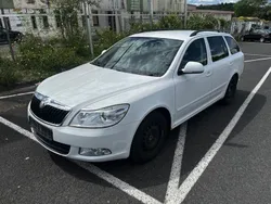 Weiß Gebraucht 2009 Skoda Octavia Ambiente Kombi | 3.000 €
