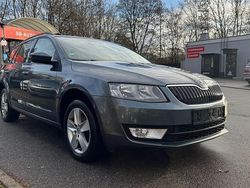 Grau Gebraucht 2015 Skoda Octavia Kombi | 6.899 € (Guter Preis)