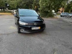 Schwarz Gebraucht 2016 VW Touran Van / Kleinbus | 17.400 € (Etwas zu teuer)