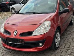 Rot Gebraucht 2006 Renault Clio III Expression Kleinwagen | 2.299 €