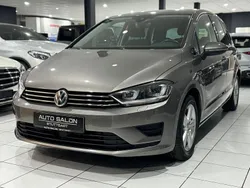Grau Gebraucht 2016 VW Golf Sportsvan Highline Van / Kleinbus | 12.990 € (Guter Preis)